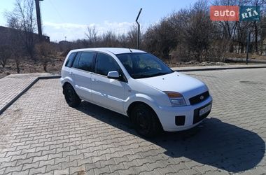 Хэтчбек Ford Fusion 2012 в Стрые