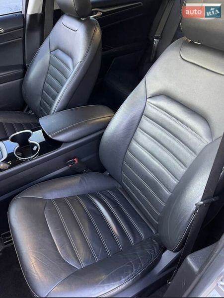Седан Ford Fusion 2015 в Ужгороде