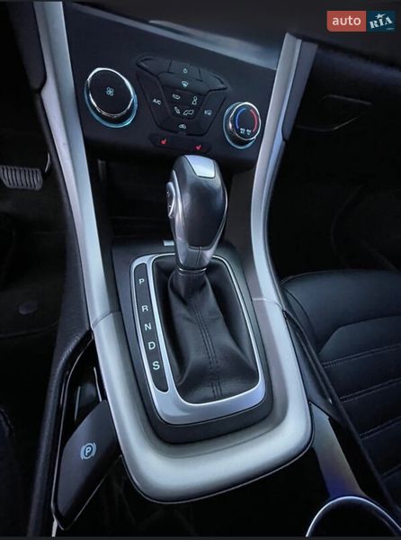 Седан Ford Fusion 2015 в Ужгороде
