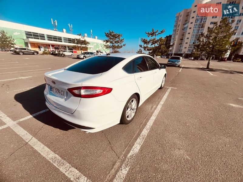 Седан Ford Fusion 2015 в Миколаєві