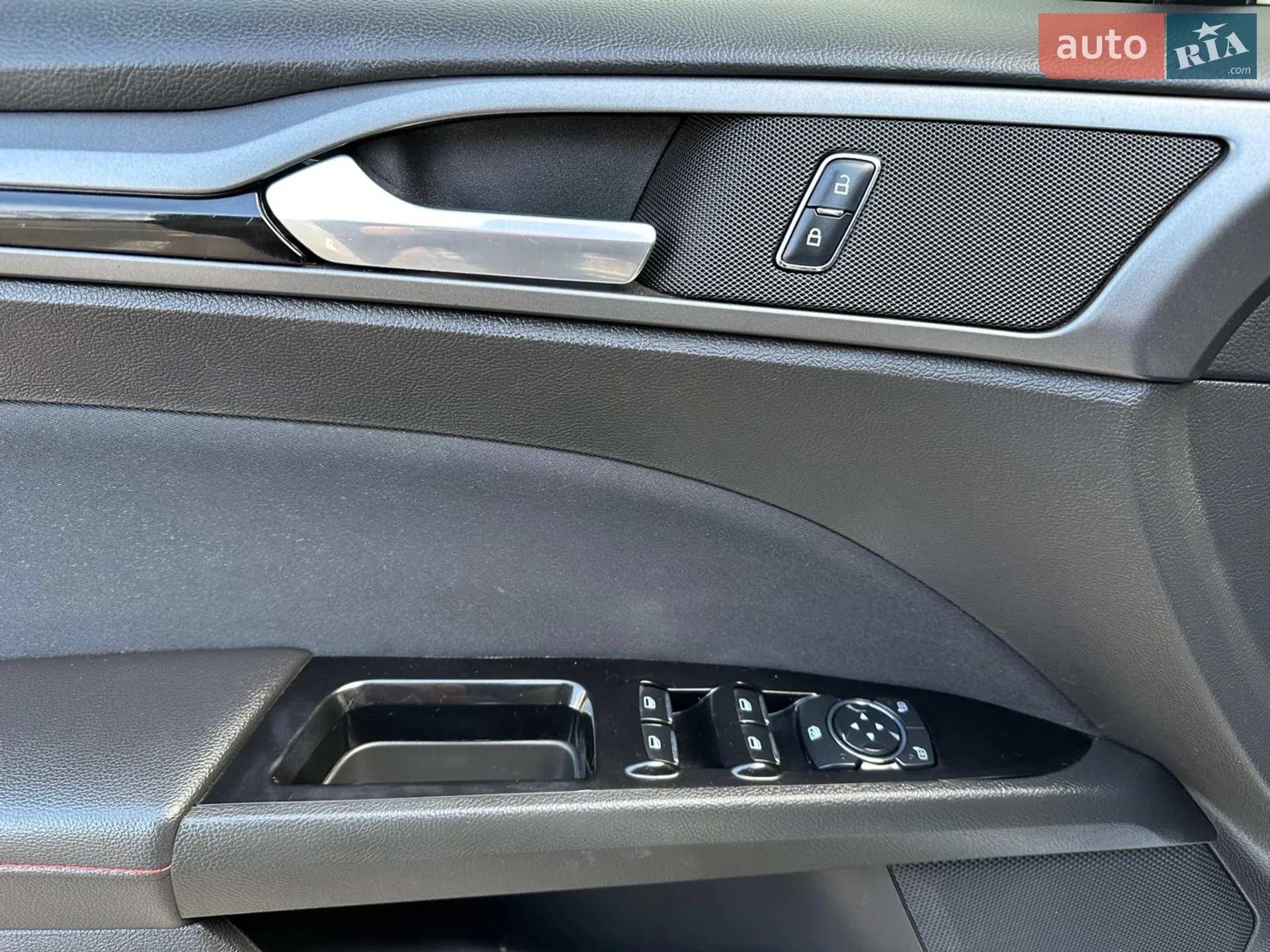2016 Ford Fusion - мініатюра 18