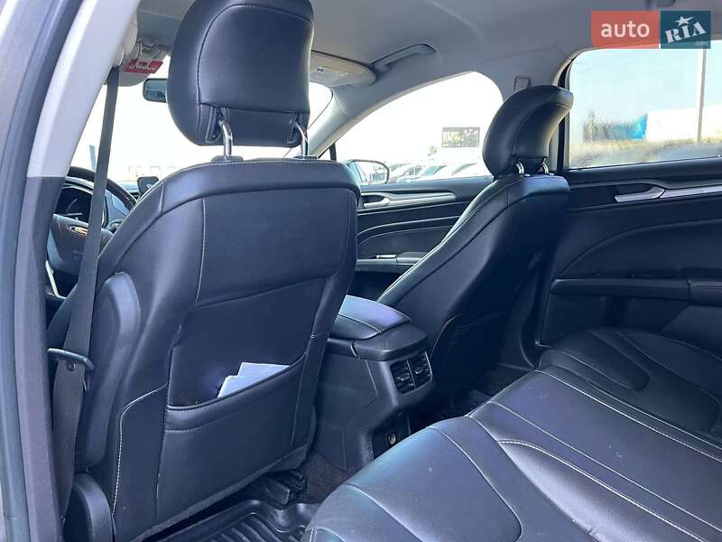 Седан Ford Fusion 2014 в Львові