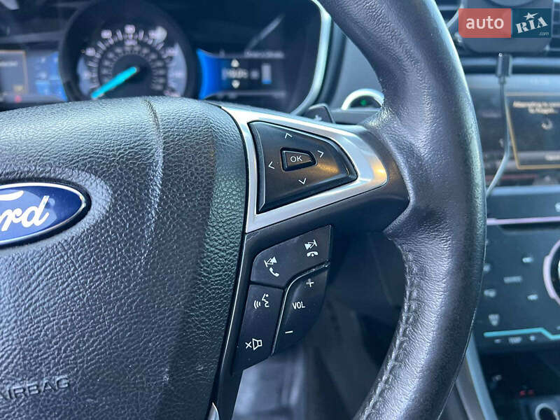Седан Ford Fusion 2014 в Львові