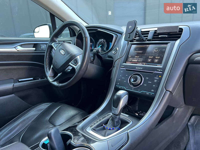 Седан Ford Fusion 2014 в Львові