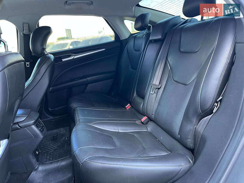 Седан Ford Fusion 2014 в Львові