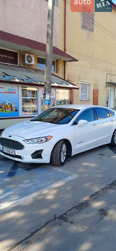 Седан Ford Fusion 2018 в Киеве