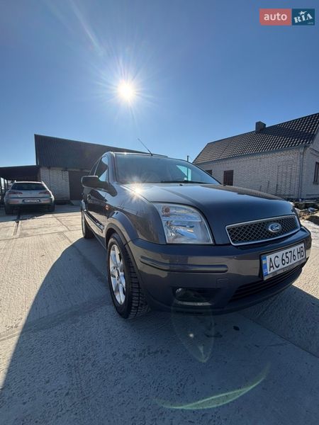 Хэтчбек Ford Fusion 2005 в Луцке