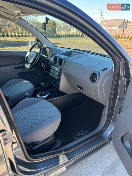 Хэтчбек Ford Fusion 2005 в Луцке