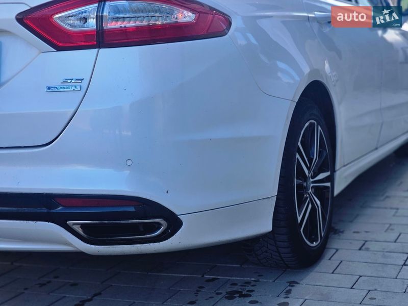 Седан Ford Fusion 2014 в Львове