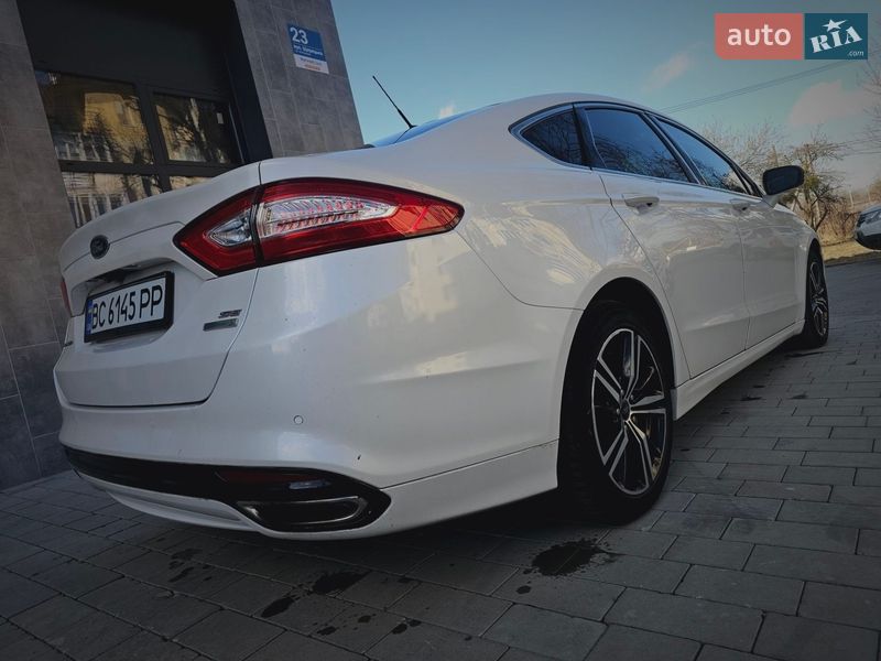 Седан Ford Fusion 2014 в Львове