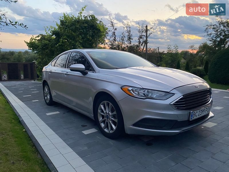 Седан Ford Fusion 2016 в Самборі