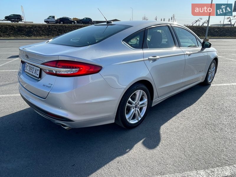 Седан Ford Fusion 2018 в Львове