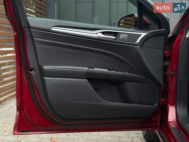Седан Ford Fusion 2014 в Одесі