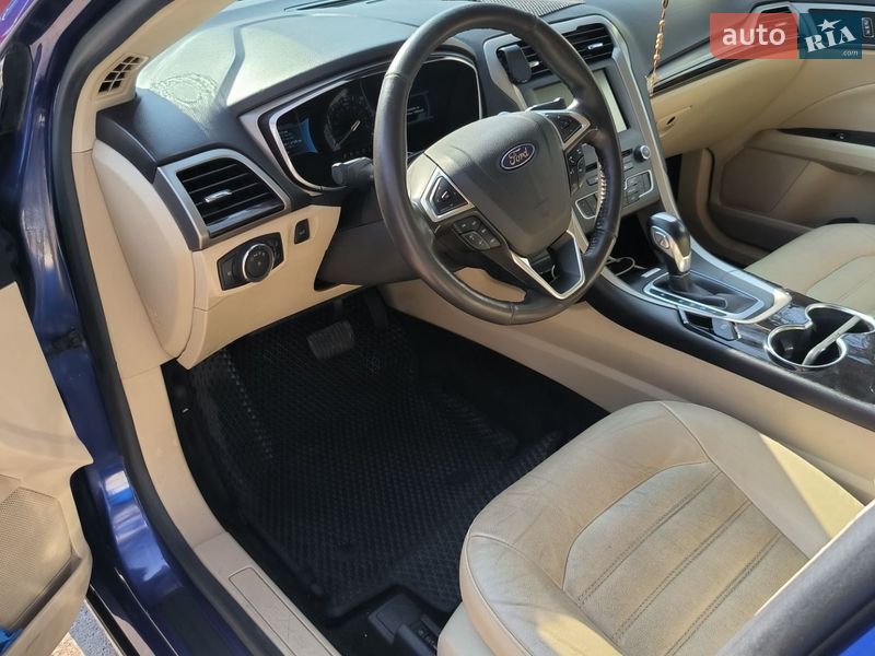 Седан Ford Fusion 2015 в Львове