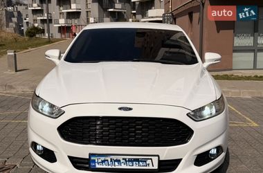 Седан Ford Fusion 2013 в Львові
