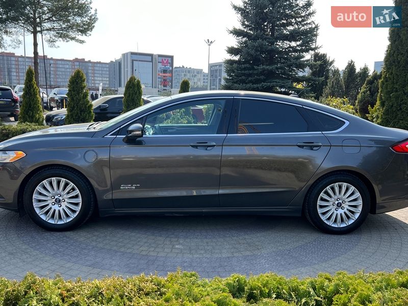 Седан Ford Fusion 2015 в Львове
