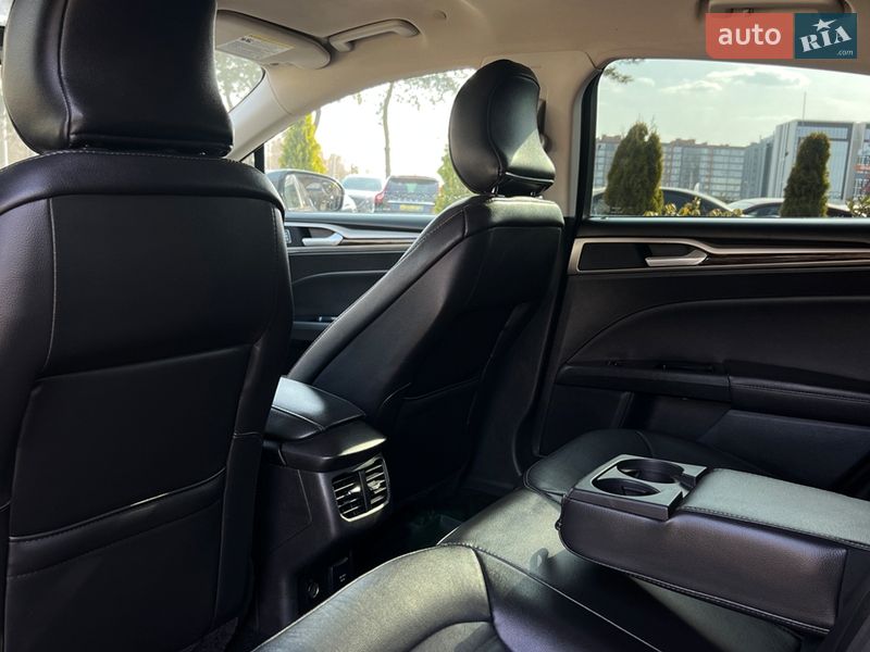 Седан Ford Fusion 2015 в Львове