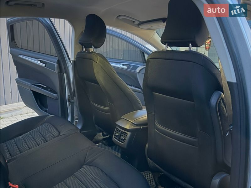 Седан Ford Fusion 2016 в Тернополі