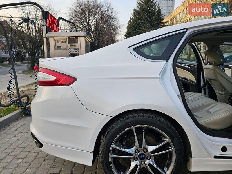 Седан Ford Fusion 2014 в Львове