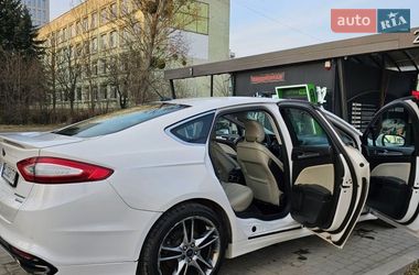 Седан Ford Fusion 2014 в Львове