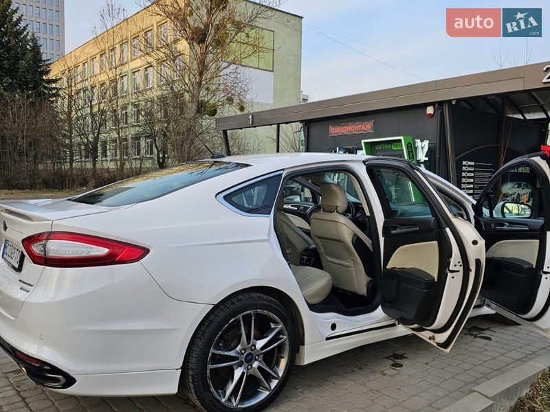 Седан Ford Fusion 2014 в Львове