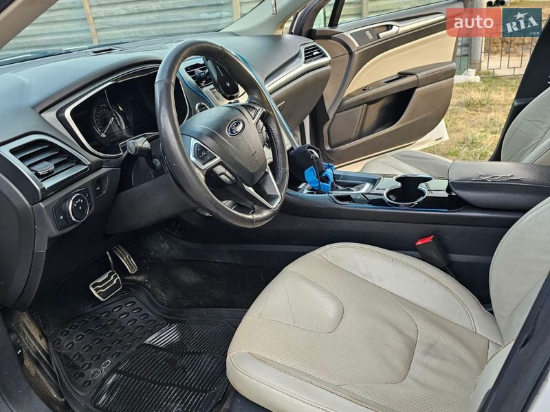 Седан Ford Fusion 2014 в Львове