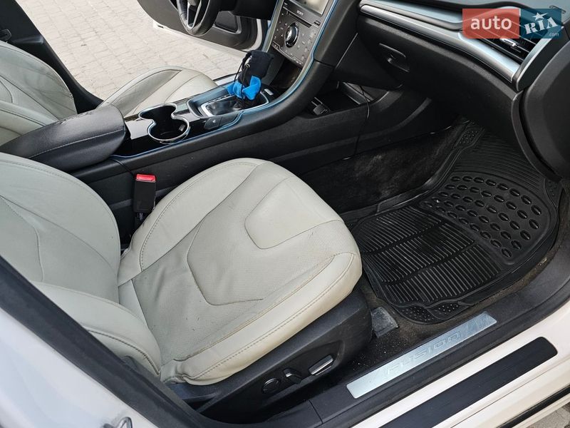 Седан Ford Fusion 2014 в Львове