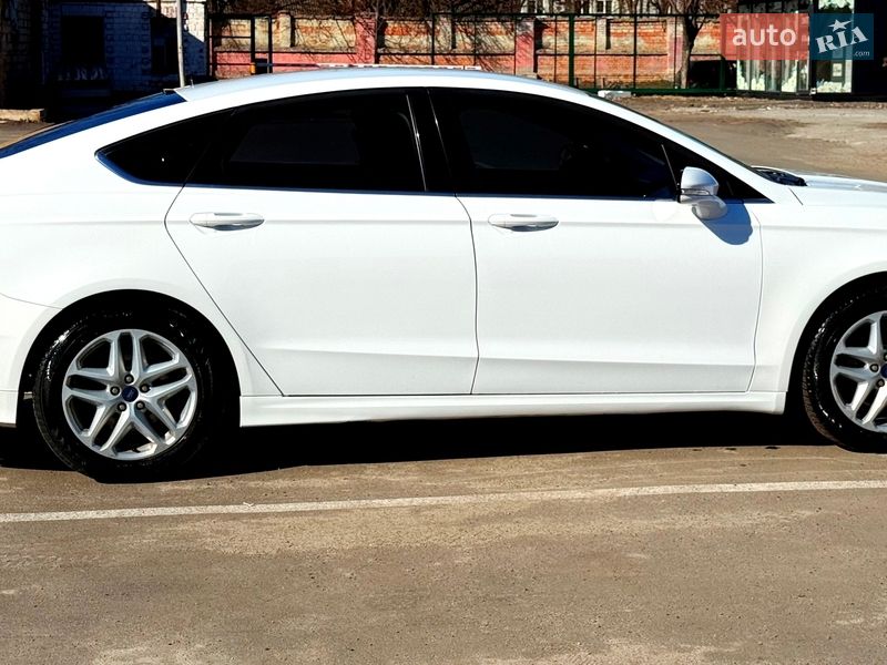 Седан Ford Fusion 2015 в Києві