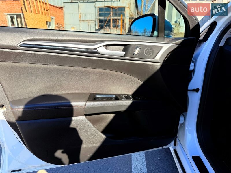 Седан Ford Fusion 2015 в Києві