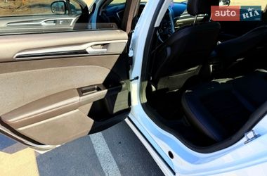 Седан Ford Fusion 2015 в Києві