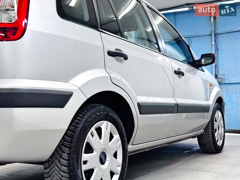 Хэтчбек Ford Fusion 2007 в Стрые