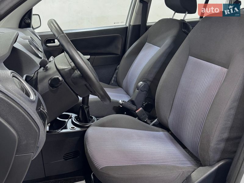 Хэтчбек Ford Fusion 2007 в Стрые