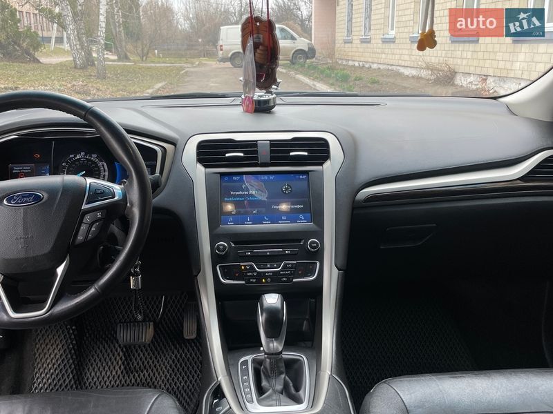 Седан Ford Fusion 2016 в Ічні