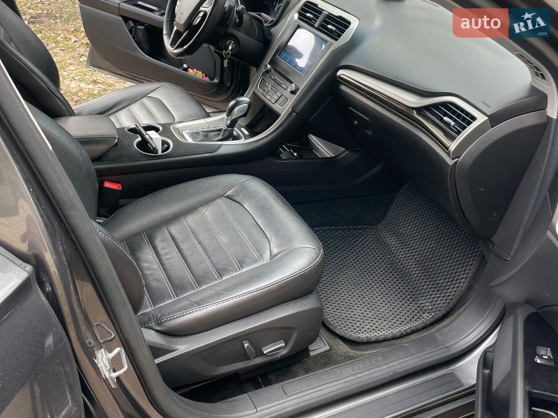 Седан Ford Fusion 2016 в Ічні