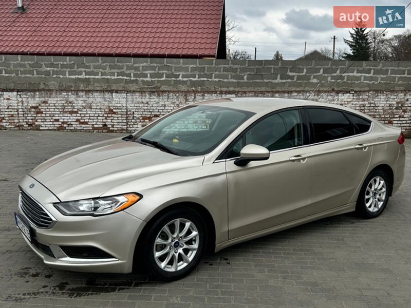 Седан Ford Fusion 2016 в Малині