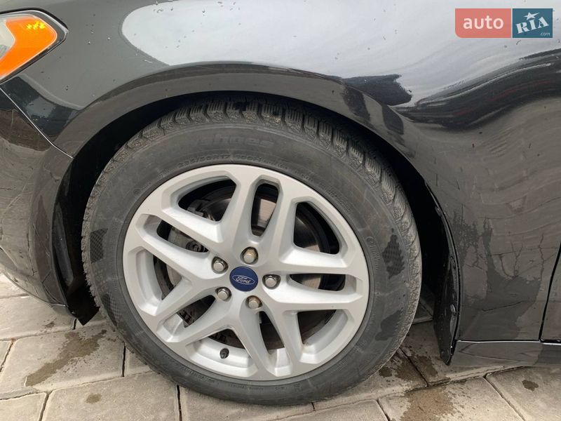 Седан Ford Fusion 2015 в Рівному