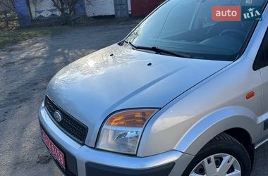 Хэтчбек Ford Fusion 2006 в Хороле