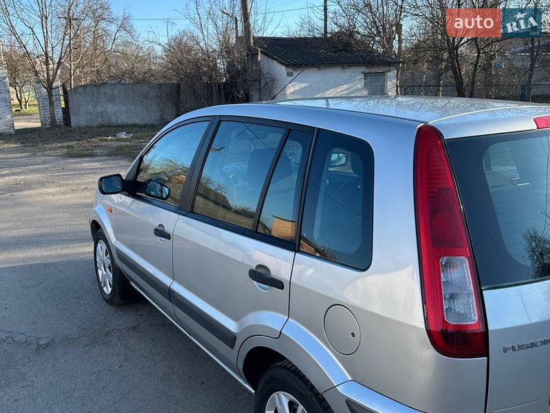 Хэтчбек Ford Fusion 2006 в Хороле фото 9 Хэтчбек Ford Fusion 2006 в Хороле