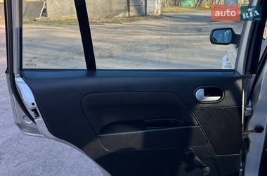 Хэтчбек Ford Fusion 2006 в Хороле