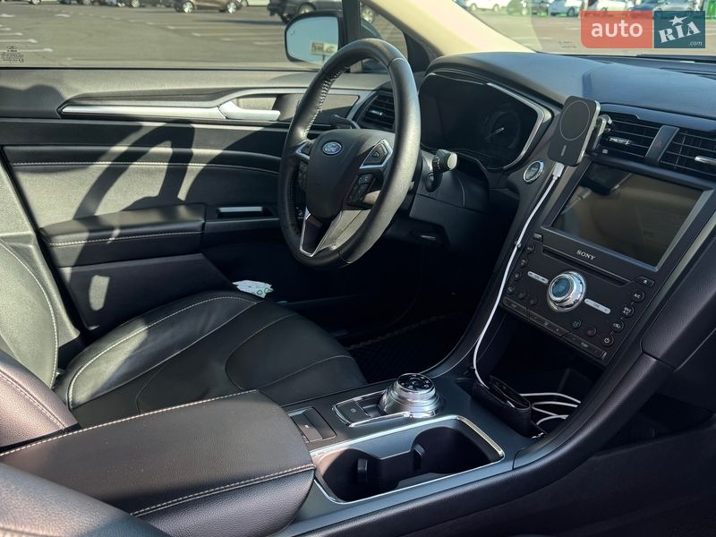 Седан Ford Fusion 2020 в Олександрії