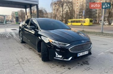 Седан Ford Fusion 2019 в Львове