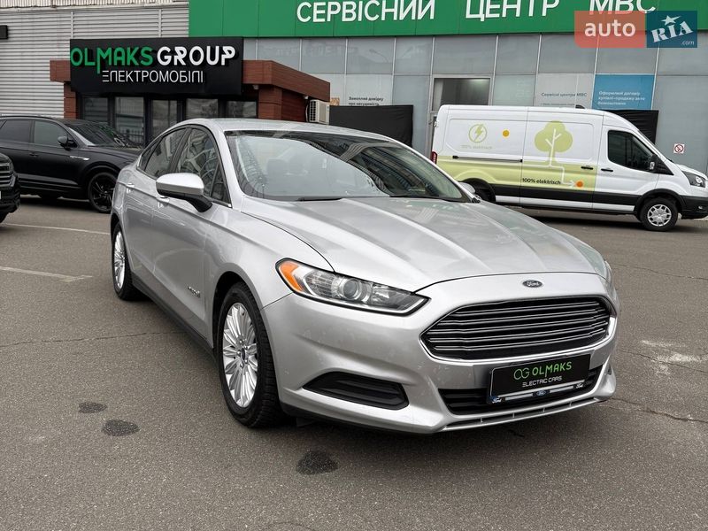 Седан Ford Fusion 2015 в Киеве фото Седан Ford Fusion 2015 в Киеве