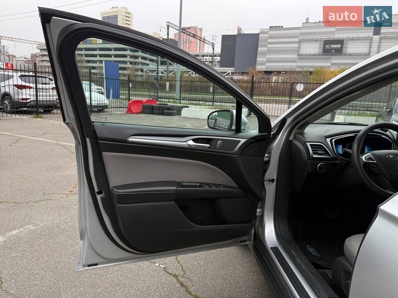 Седан Ford Fusion 2015 в Киеве фото 5 Седан Ford Fusion 2015 в Киеве