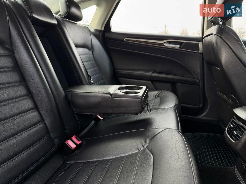 Седан Ford Fusion 2016 в Дрогобыче