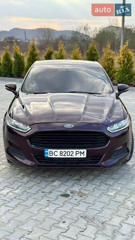 Седан Ford Fusion 2013 в Жовкві