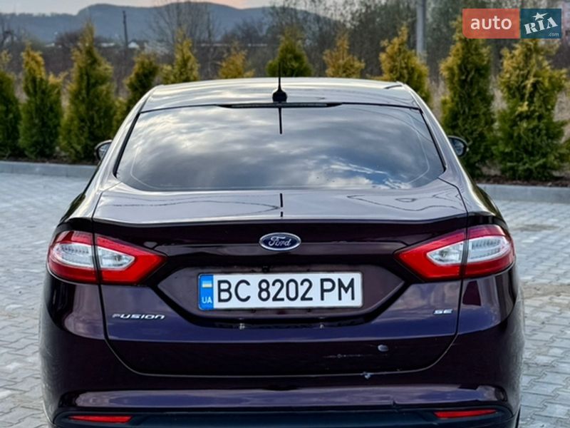 Седан Ford Fusion 2013 в Жовкві