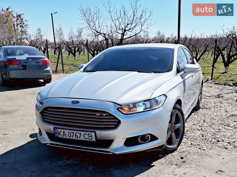 Седан Ford Fusion 2015 в Немишаево