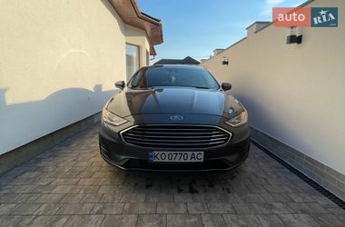 Седан Ford Fusion 2020 в Иршаве