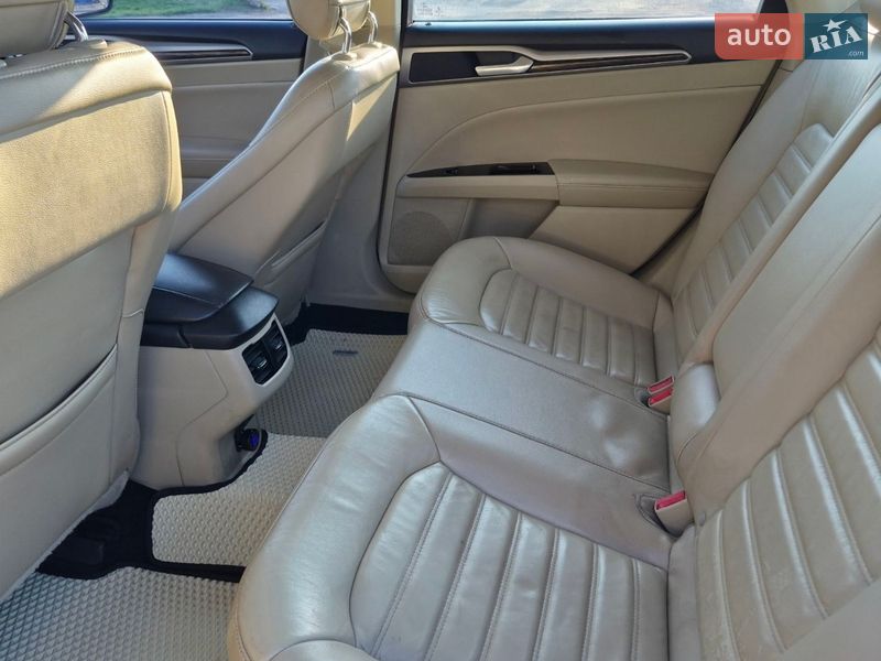 Седан Ford Fusion 2012 в Кривом Роге