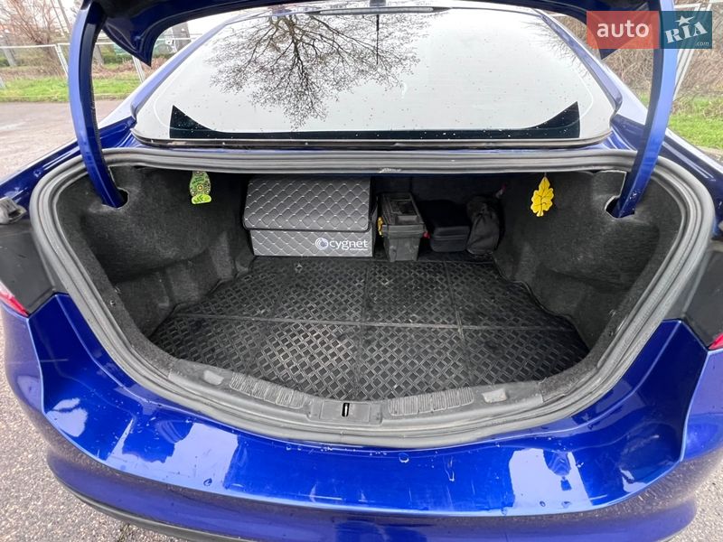 Седан Ford Fusion 2013 в Смілі